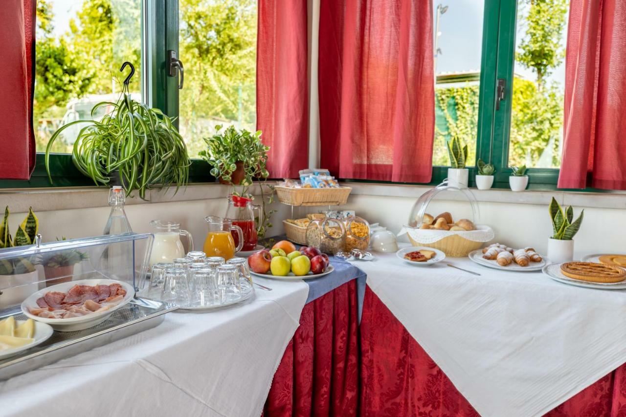Borgo Blu Poggio Aparthotel ลาซีเซ ภายนอก รูปภาพ